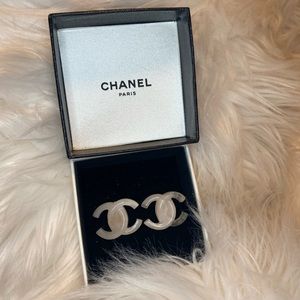 Chanel CC Rose Quartz clip on earrings